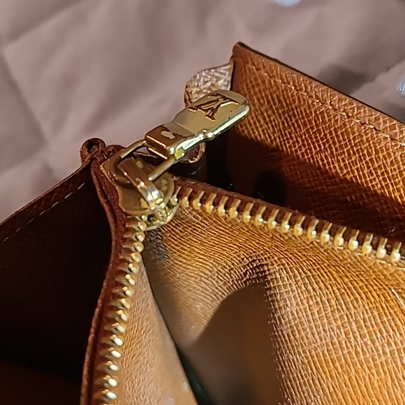 Louis Vuitton Monogram Brown Sarah Wallet - Picture 14 of 16